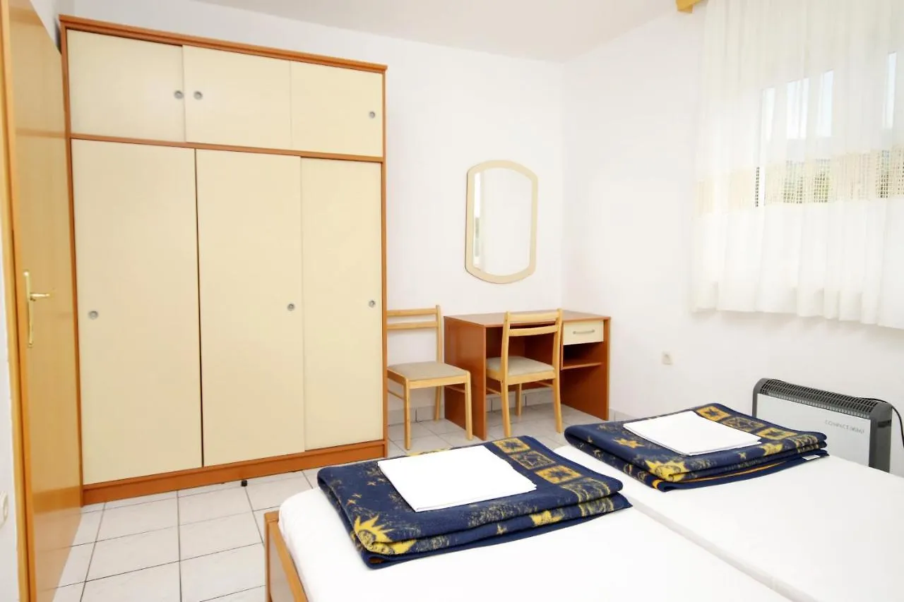 Apartment Jadranovo 5521B 0*,  Croatia